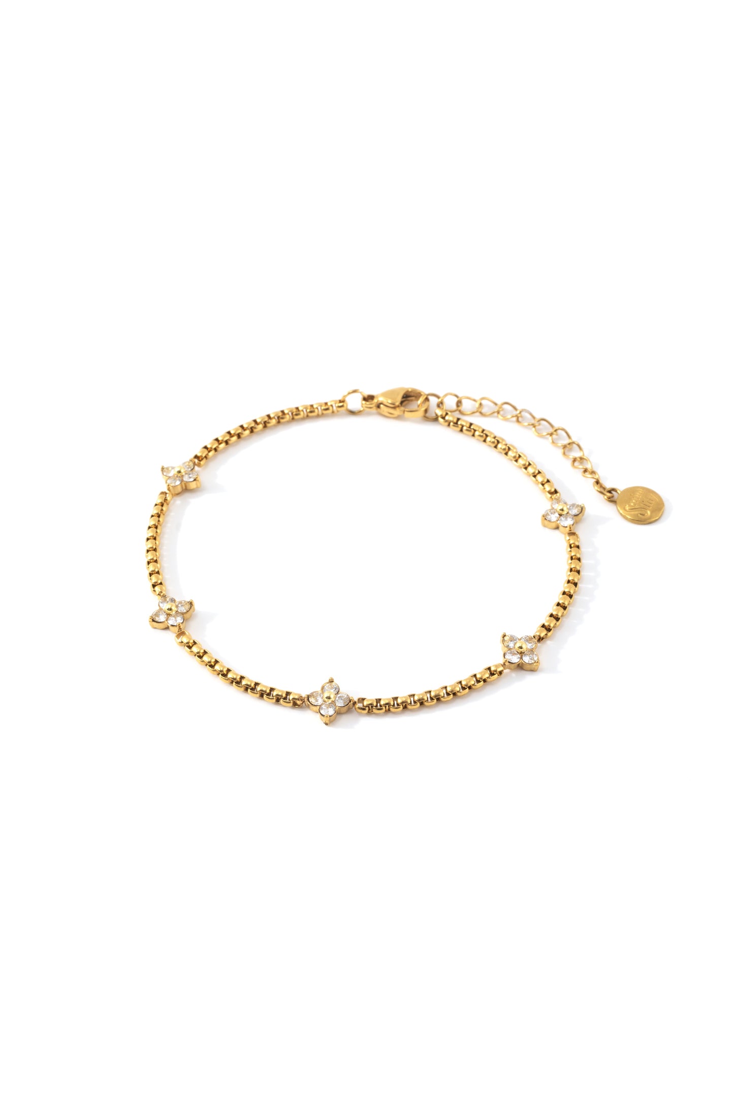 Radiant Clover Bracelet, flat lay detail