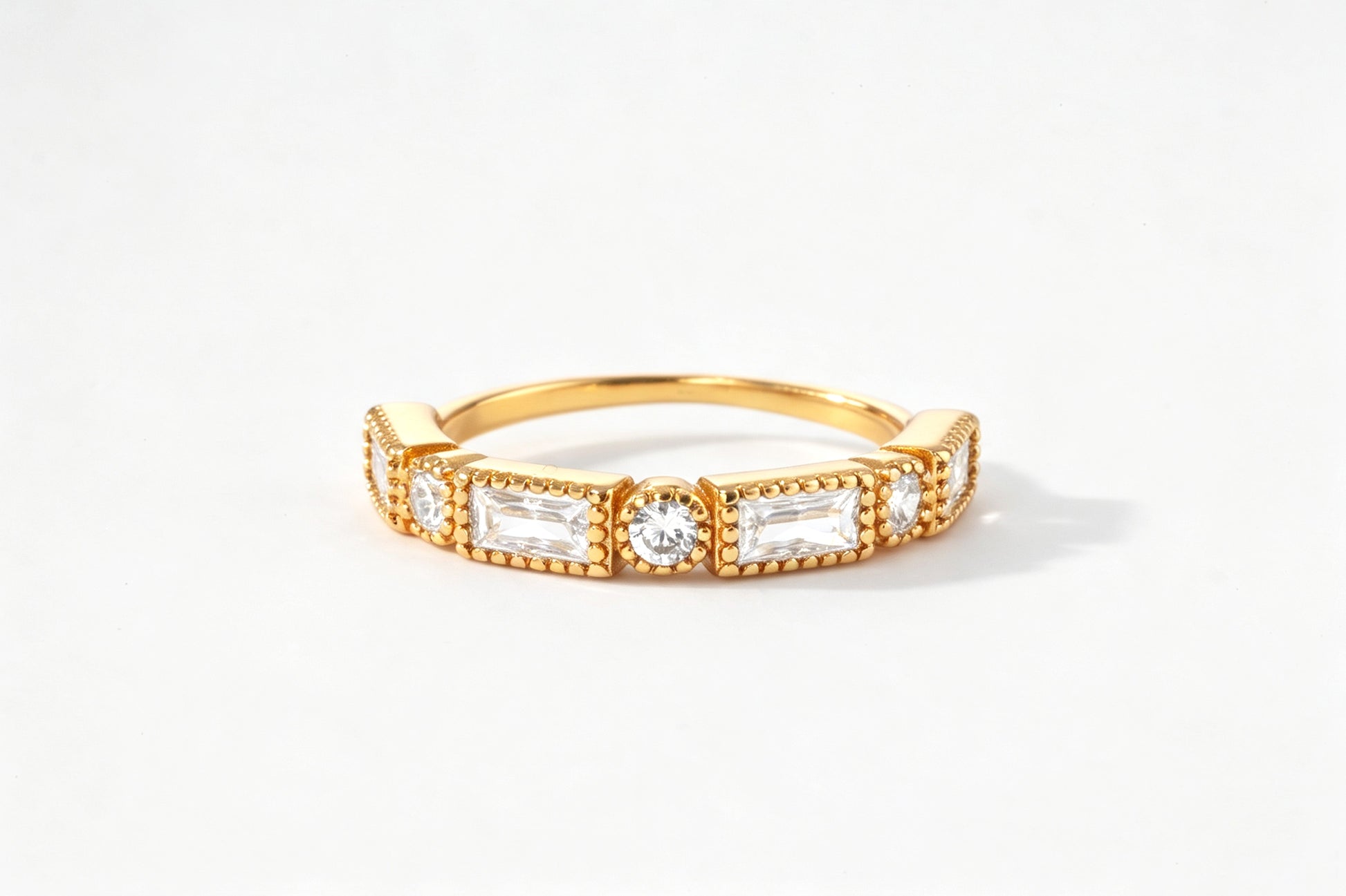 Round & Baguette Vintage Ring in gold tone