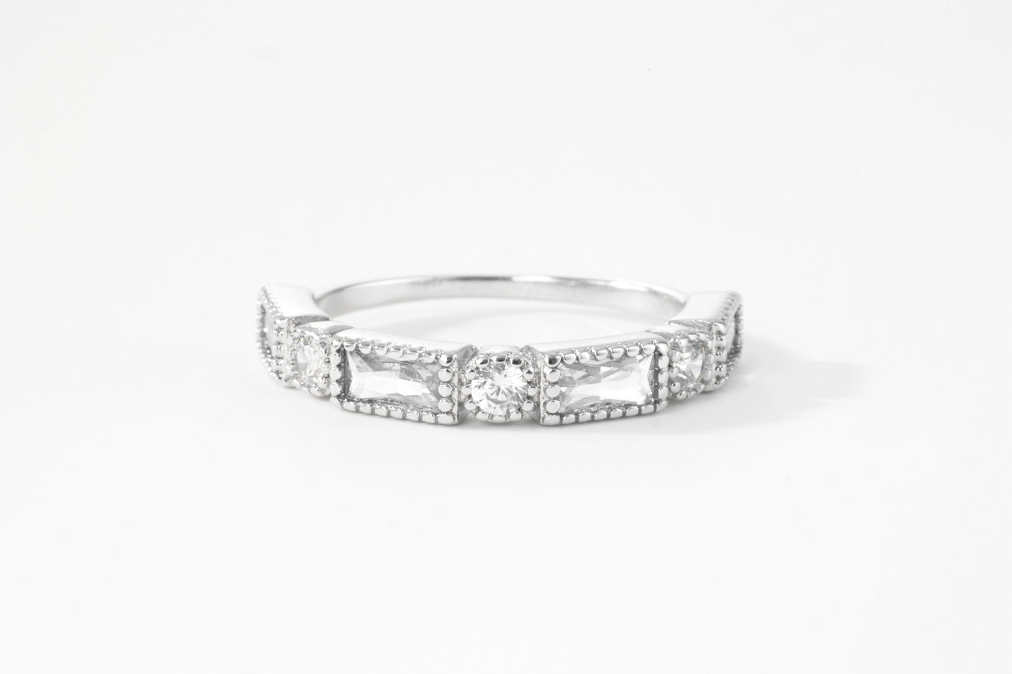 Round & Baguette Vintage Ring in 925 sterling silver