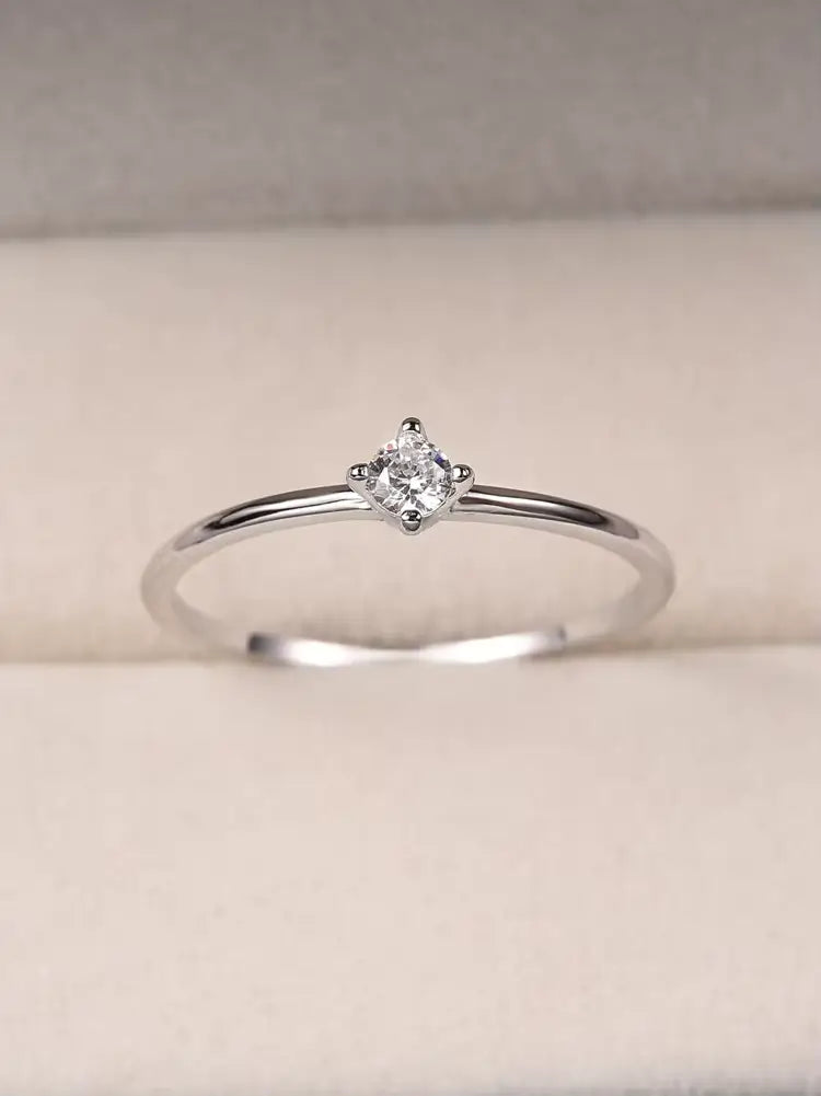 Romma Solitaire Ring in 925 sterling silver