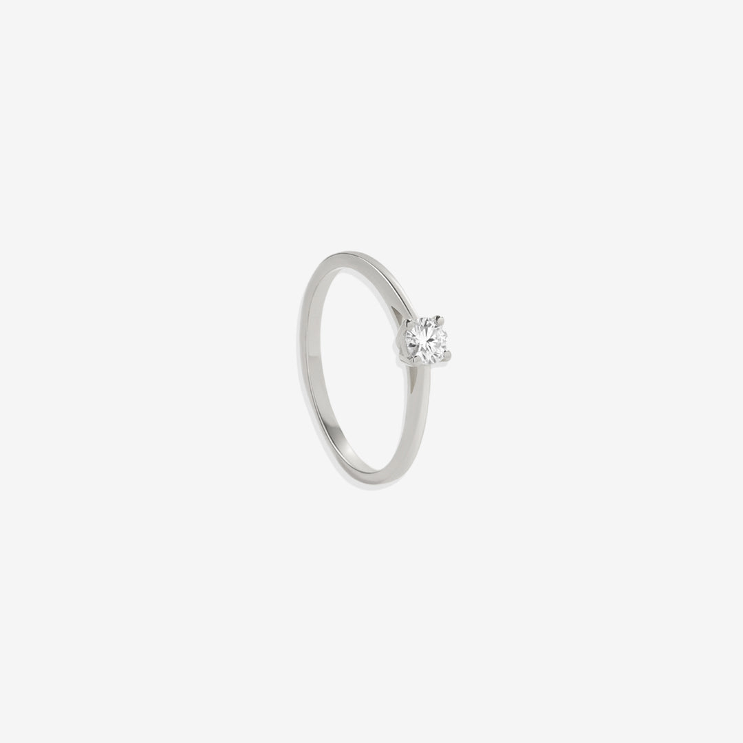 Solitaire Diamond Ring in 925 sterling silver