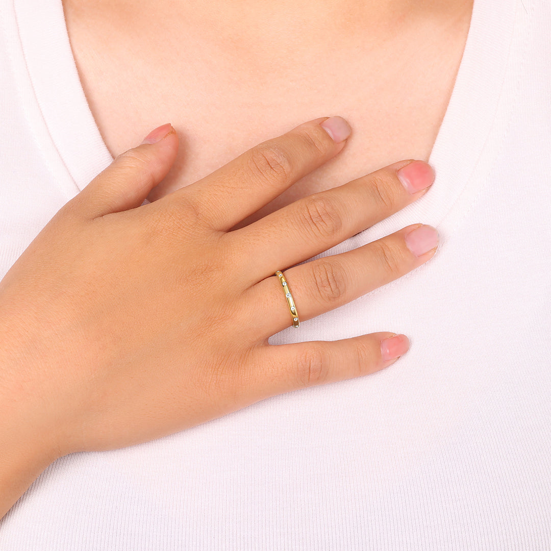 Tiny Stapelring mit Lünettenfassung