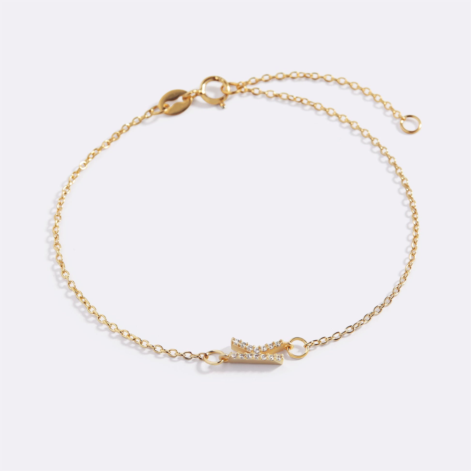 Das Skinny Diamond Initialenarmband