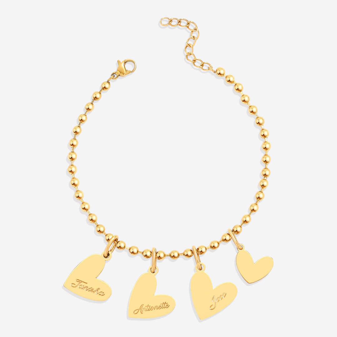 Personalisiertes Armband mit doppelten Herzanhängern