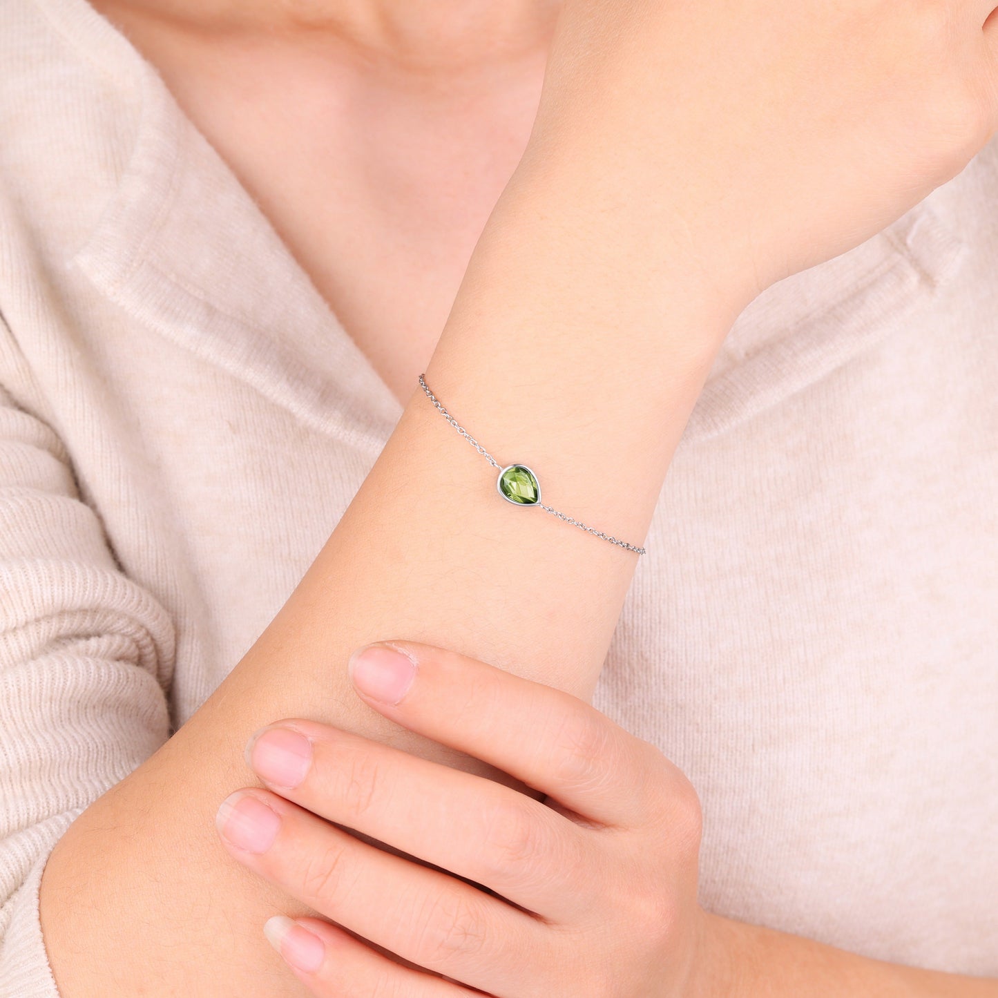 Teardrop Birthstone Bracelet in 925 sterling silver with August birthstone