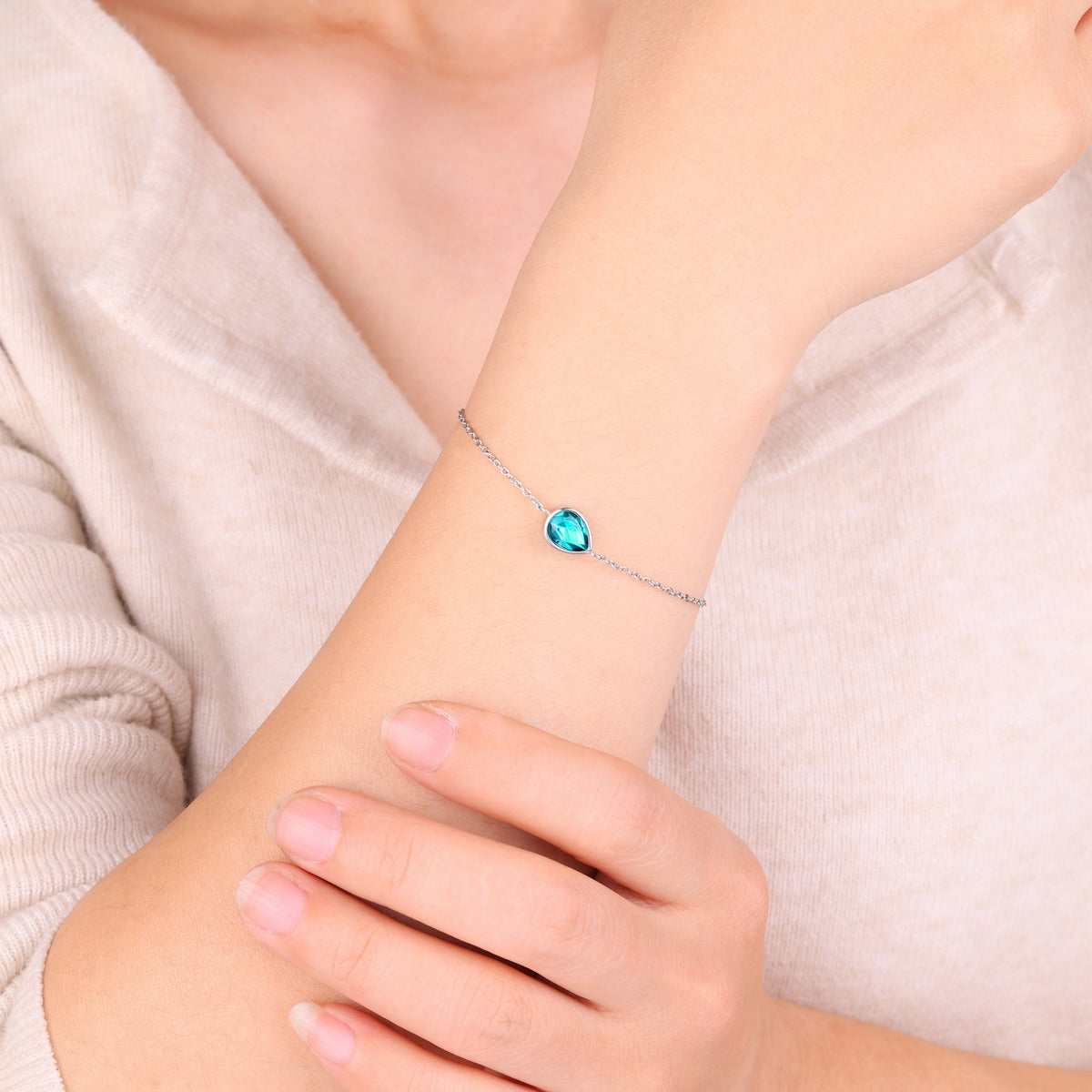 Teardrop Birthstone Bracelet in 925 sterling silver with March birthstone