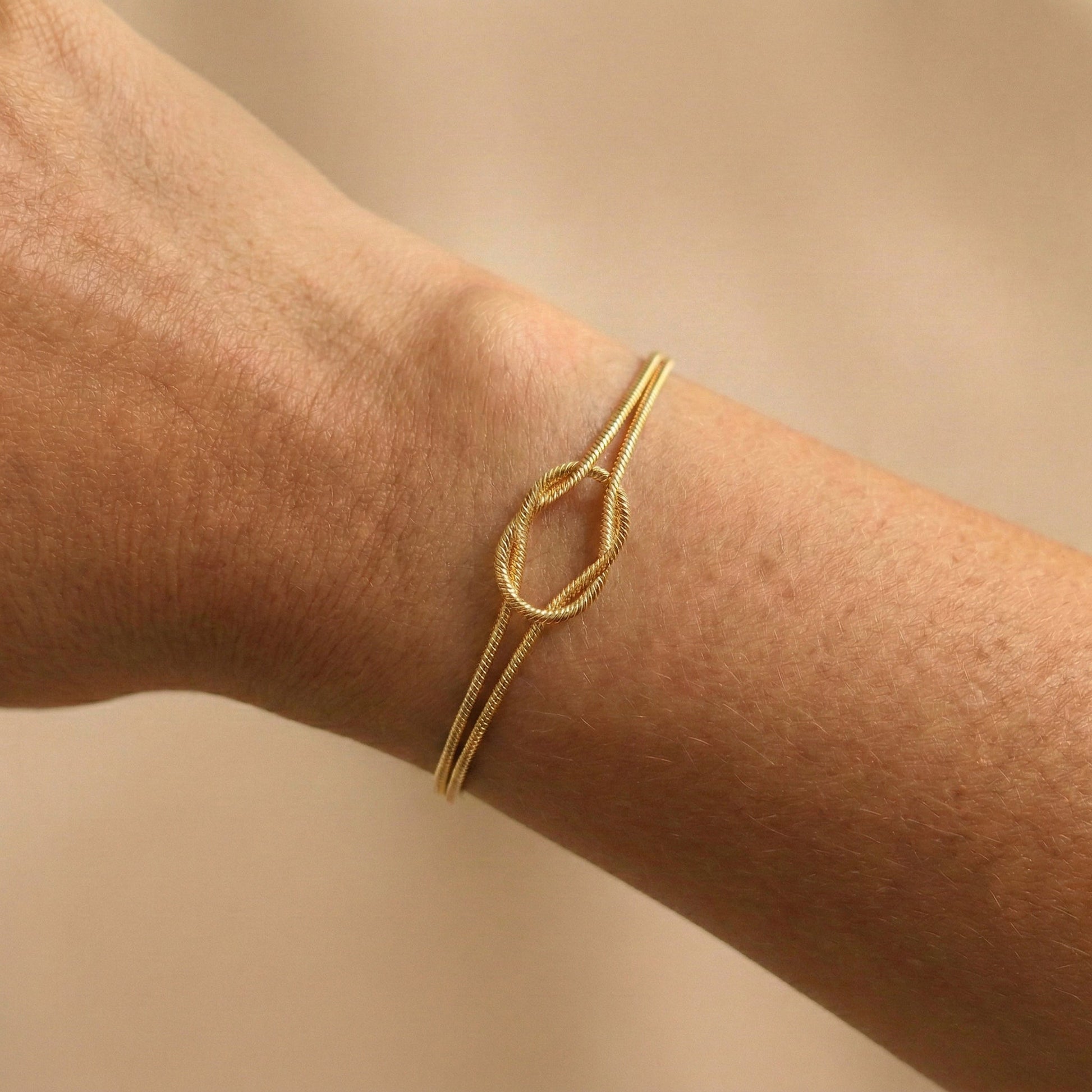 Zartes Knotenarmband