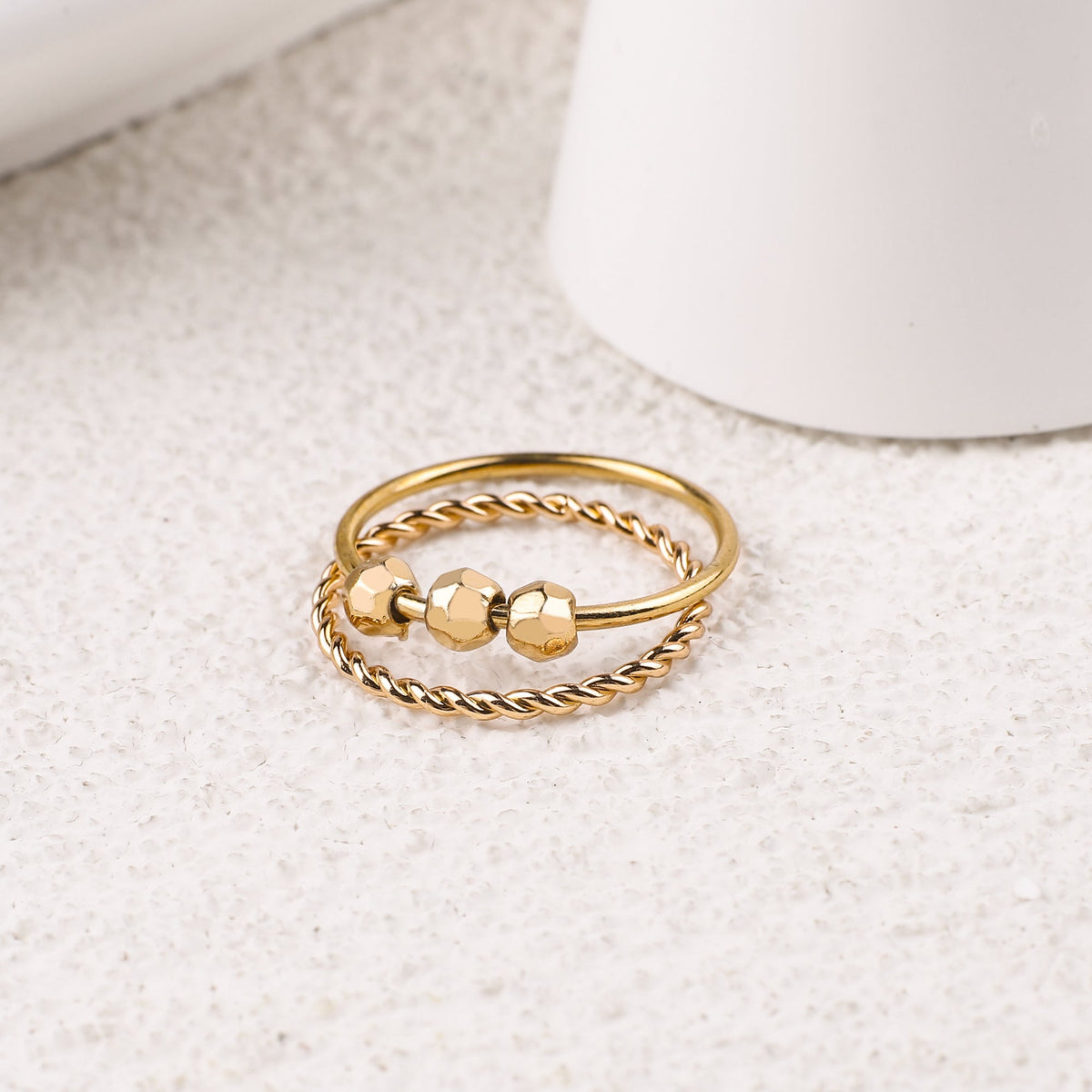 Zierlicher stapelbarer Perlen-Fidget-Ring-Set