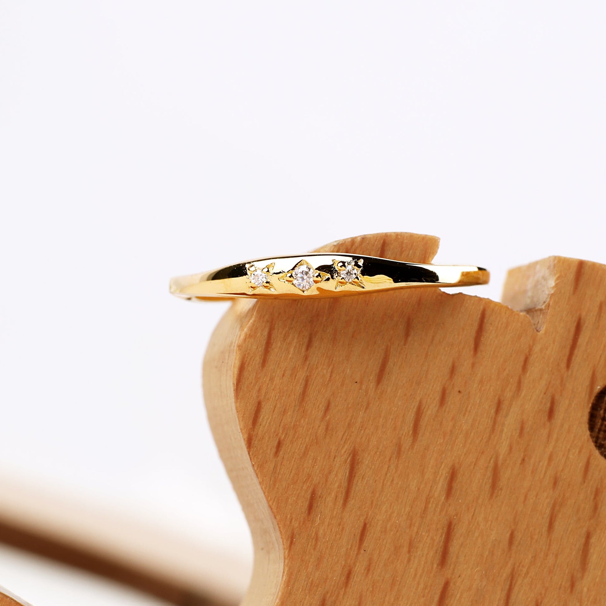 Fallen Stars Ring in gold tone