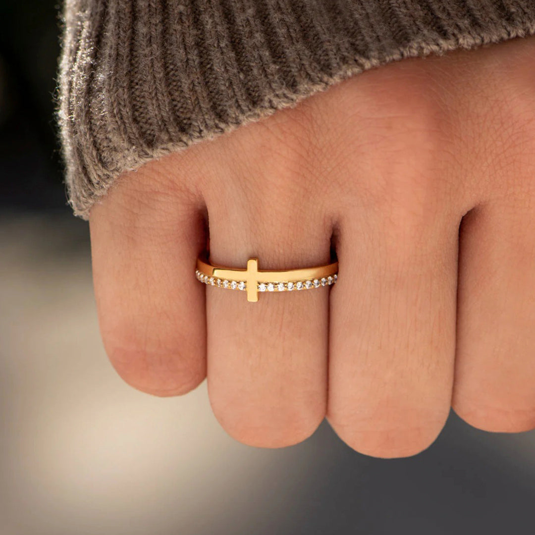 Lass Gott die Kontrolle haben Goldenes Kreuz Ring