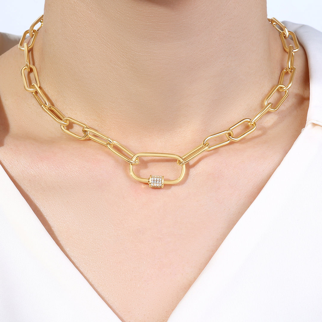 Collana a catena con moschettone pavé