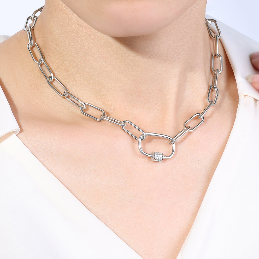 Collana a catena con moschettone pavé