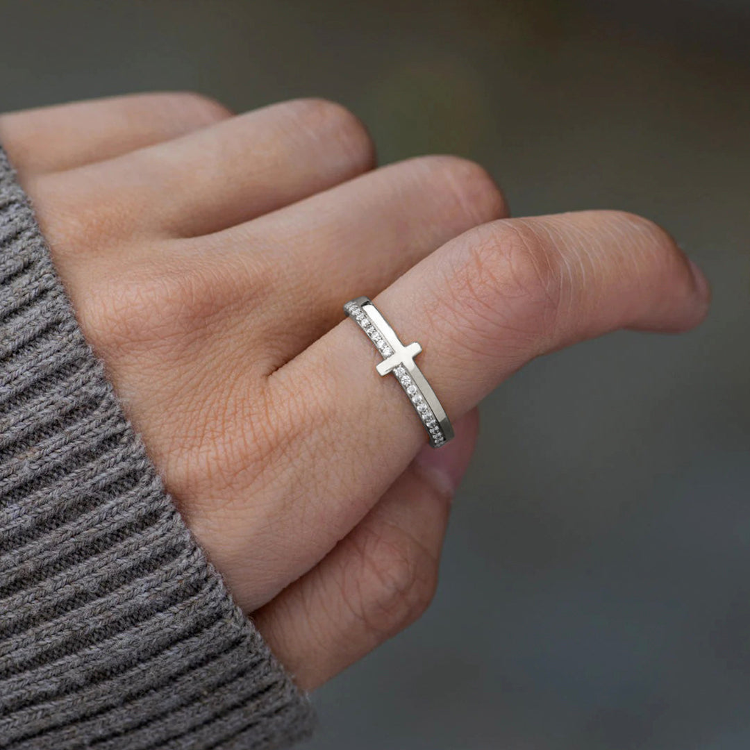 Lass Gott die Kontrolle haben Goldenes Kreuz Ring
