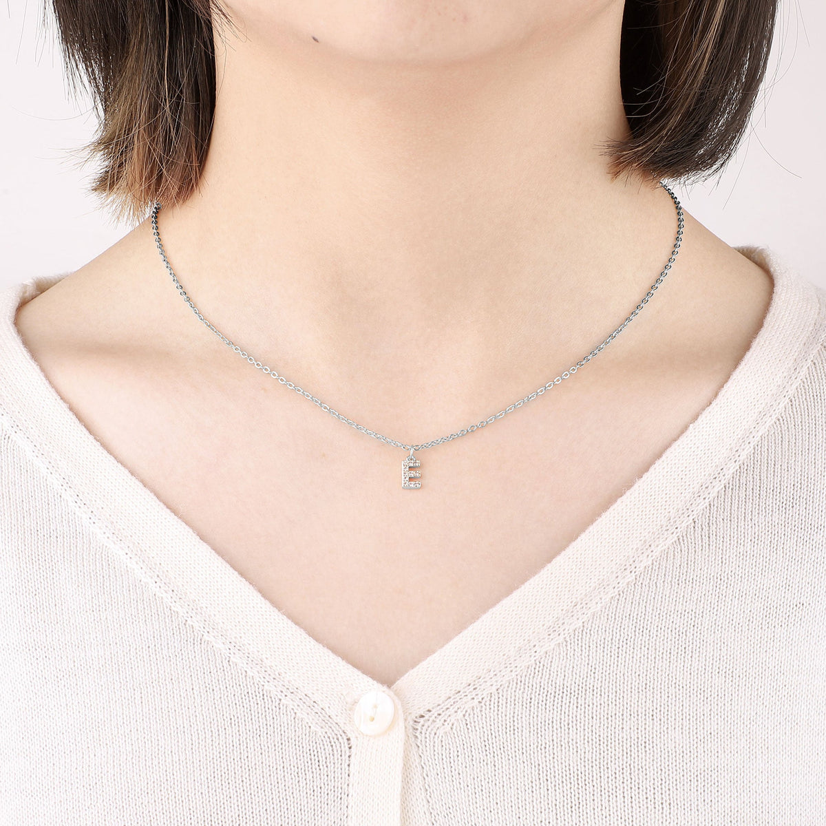 Halskette mit Initiale aus Sterlingsilber und Pavé