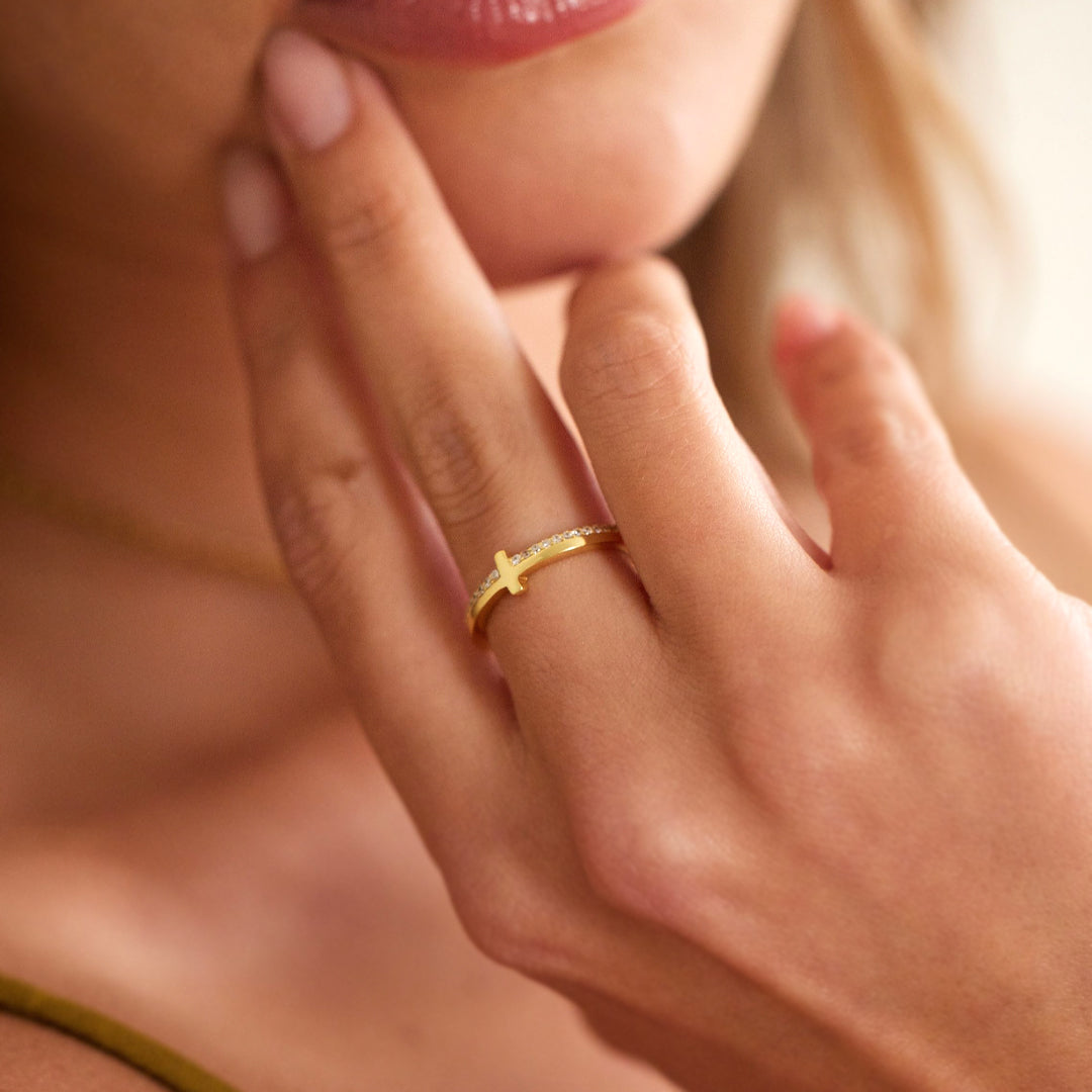 Lass Gott die Kontrolle haben Goldenes Kreuz Ring