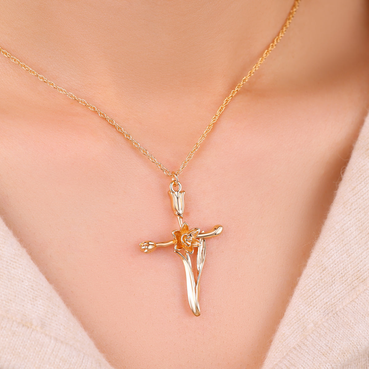 Collana con Pendente Croce Floreale