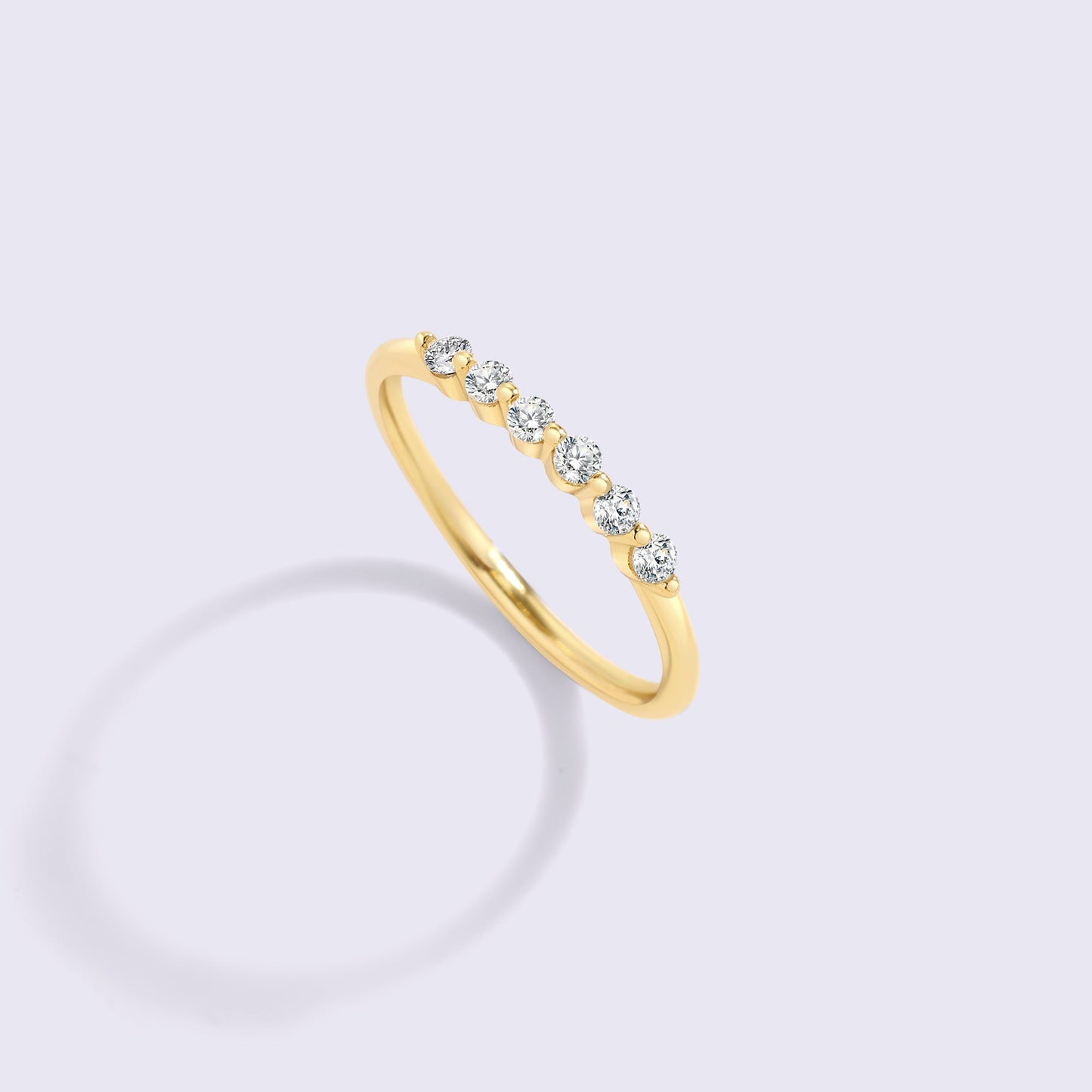Brillanter, schwebender Diamantring