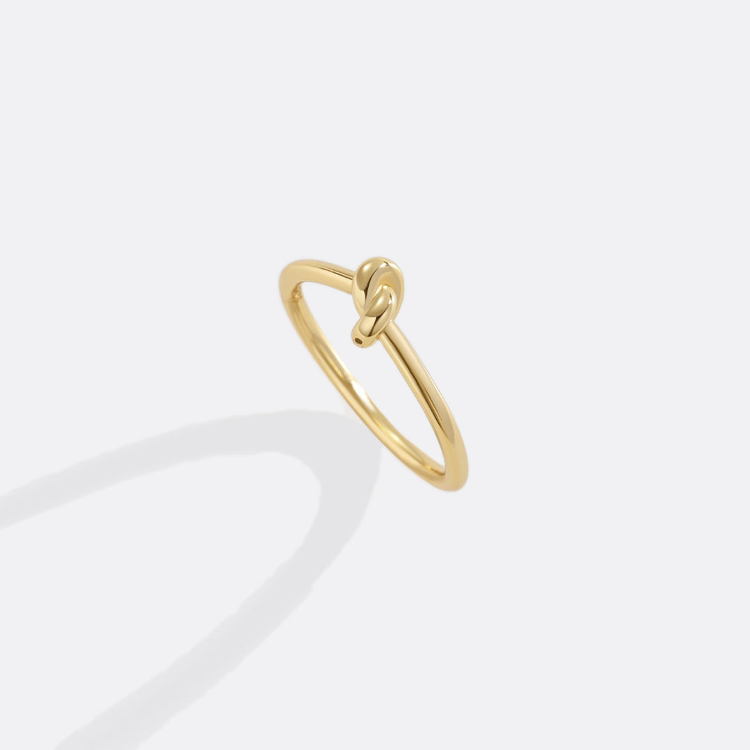 Klassischer Goldknotenring