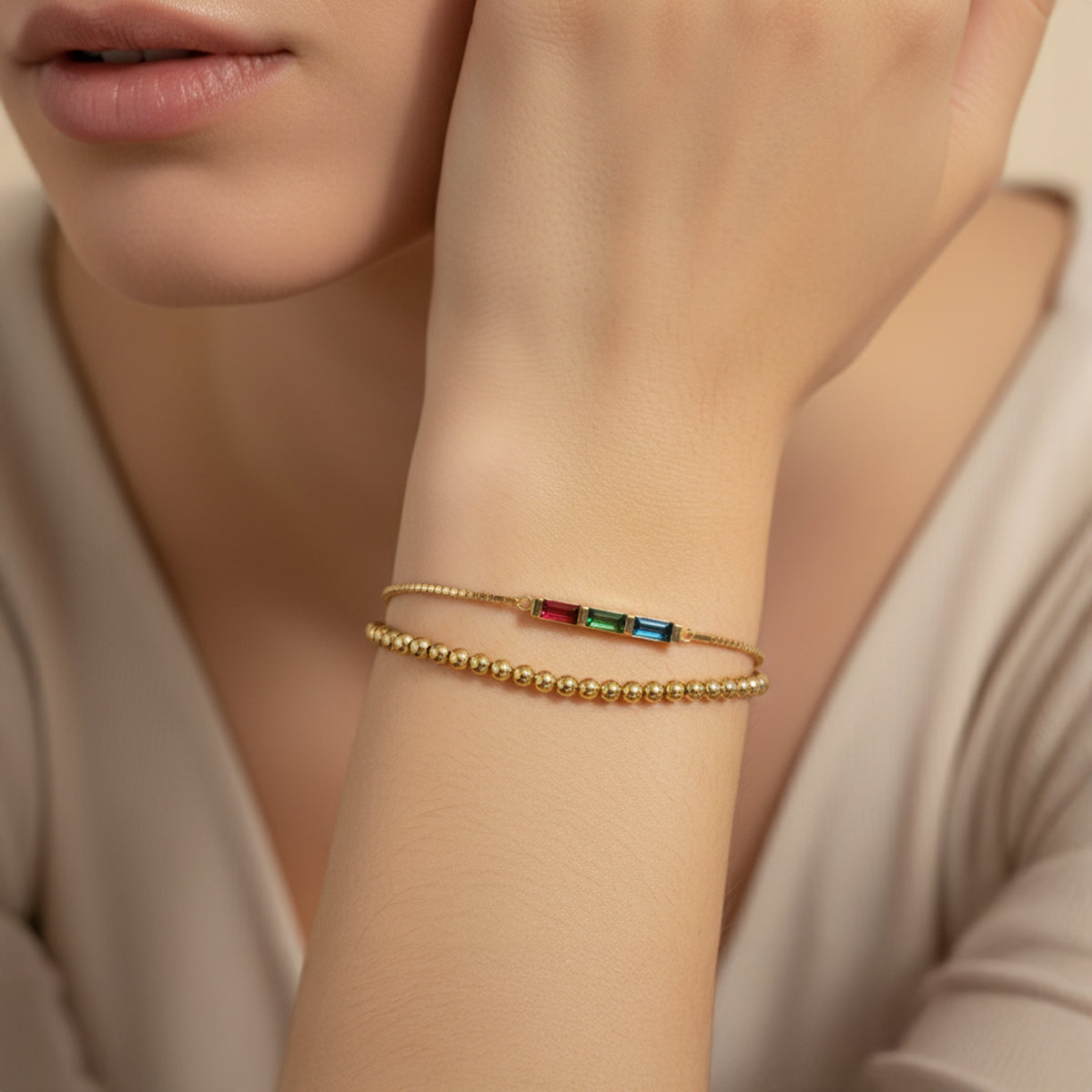Zierliches Baguette-Geburtssteinarmband und Perlen-Stapelarmband-Set
