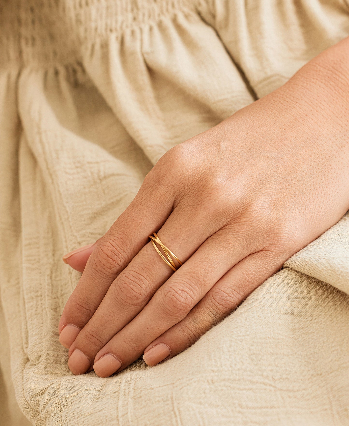 Zierlicher ineinandergreifender Fidget-Ring