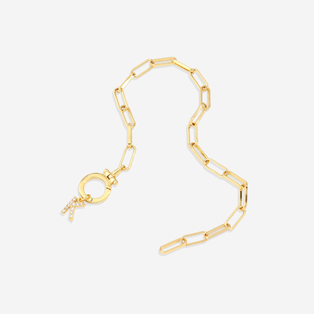 Mintfarbenes Büroklammer-Armband mit Pavé-Initialen-Anhänger