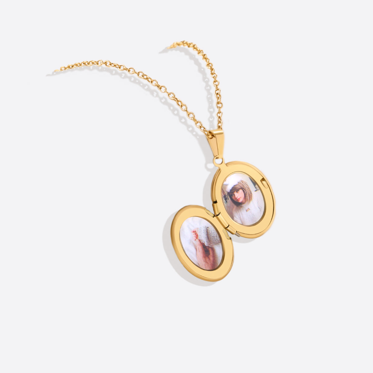 Collana portafoto ovale incisa