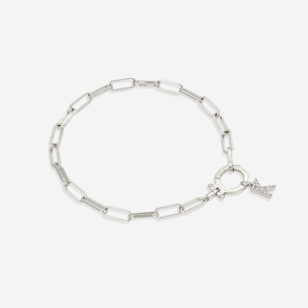 Mintfarbenes Büroklammer-Armband mit Pavé-Initialen-Anhänger