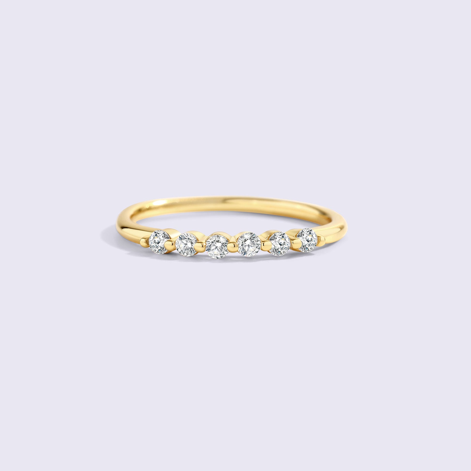 Brillanter, schwebender Diamantring