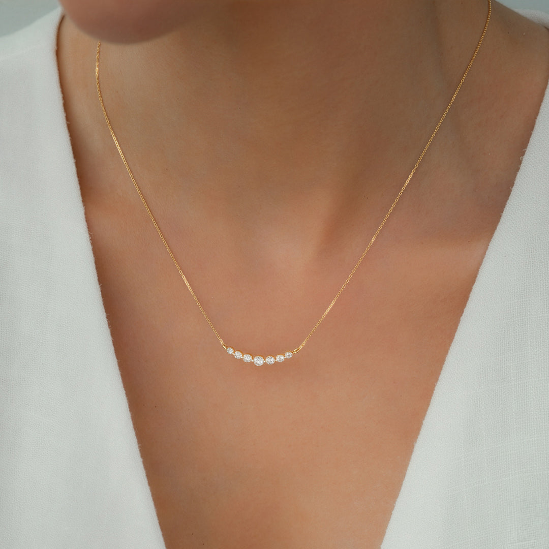 Klassische Arc-Diamant-Halskette