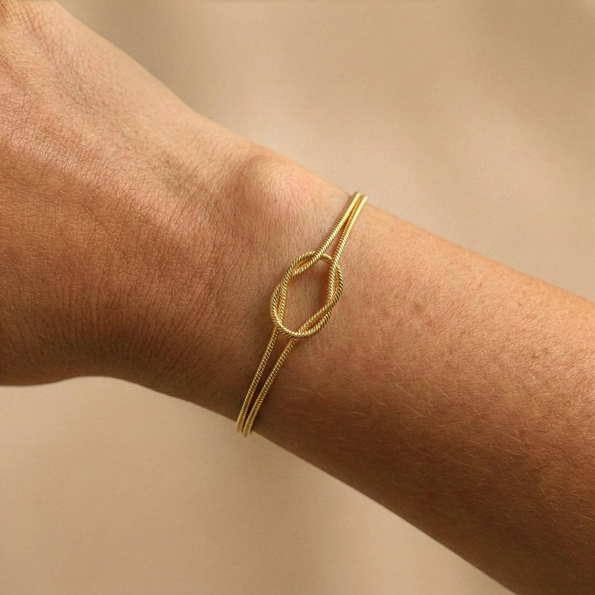 Zartes Knotenarmband