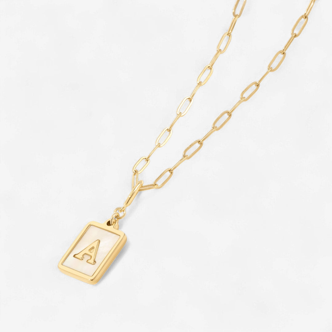 Collana con iniziale in madreperla | Catena Paperclip