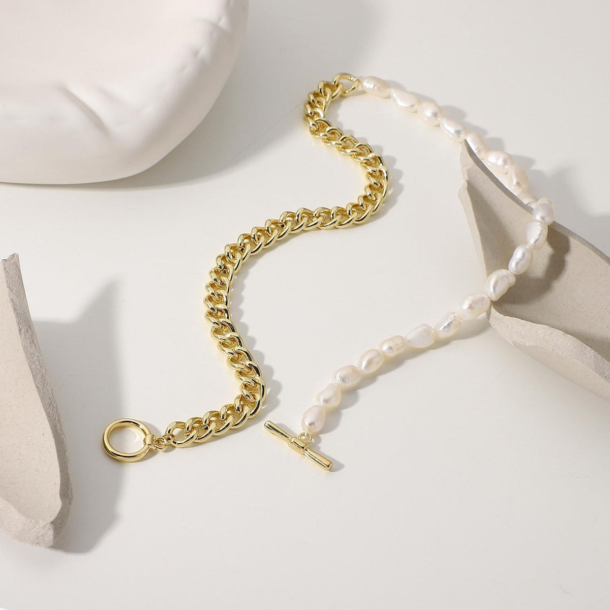 Perlenkette mit teils Kette