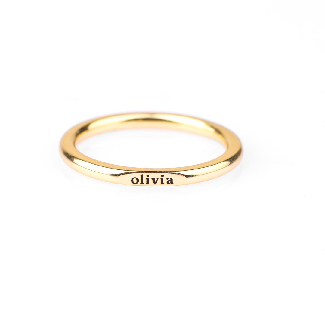 Anello Piatto Super Piccolo in Argento Sterling con Nome Impilabile