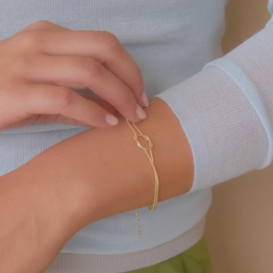 Dainty Knot Bracelet