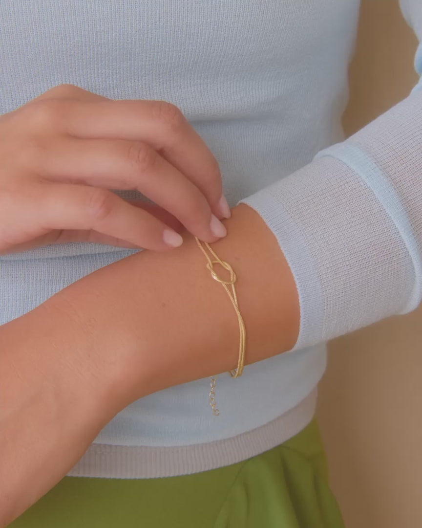 Dainty Knot Bracelet