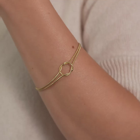 Dainty Knot Bracelet