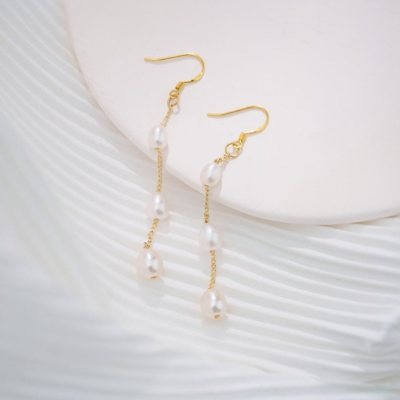 Freshwater Pearl Drop Earrings in gold tone