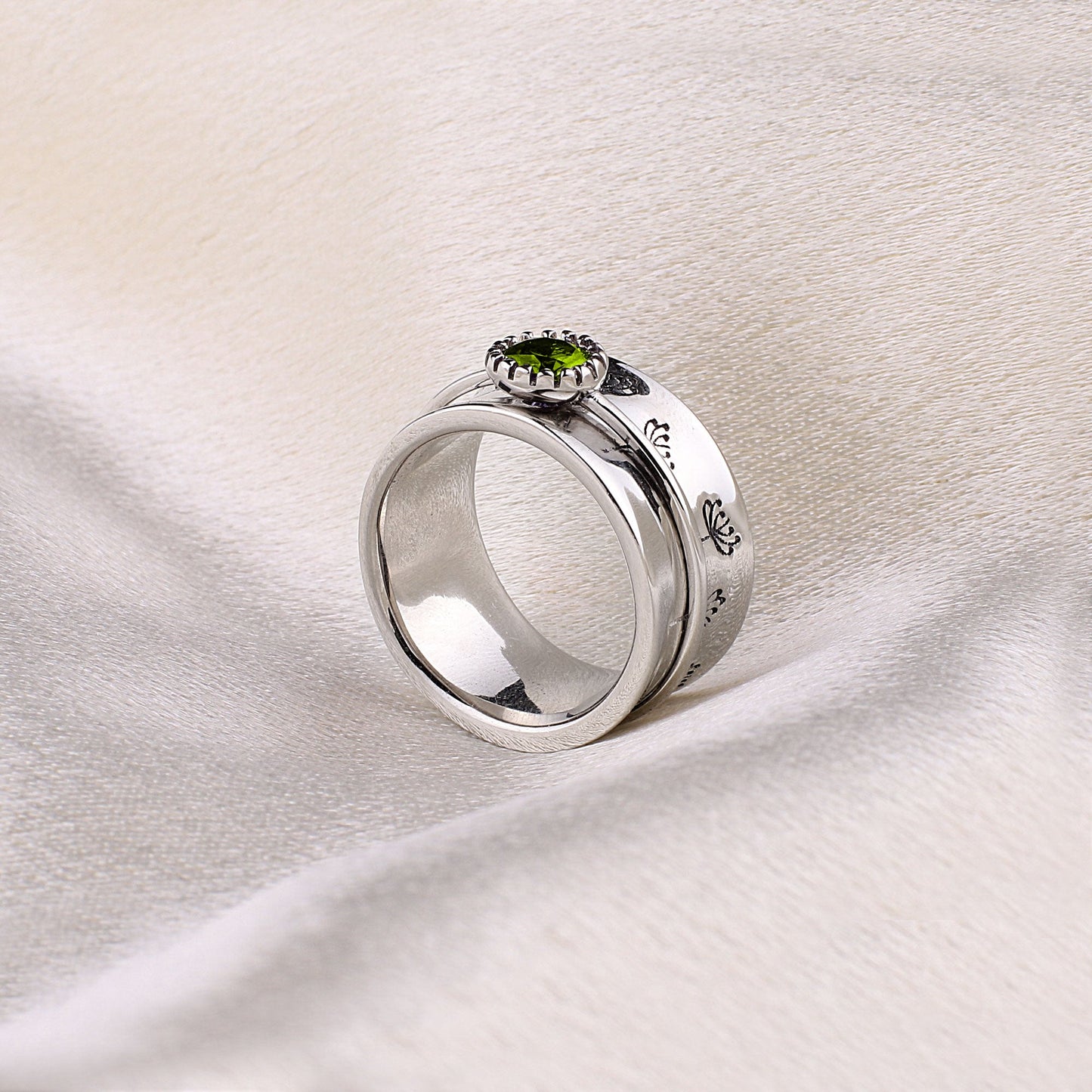 Silver Dandelion Birthstone Spinning Fidget Ring with August birthstone