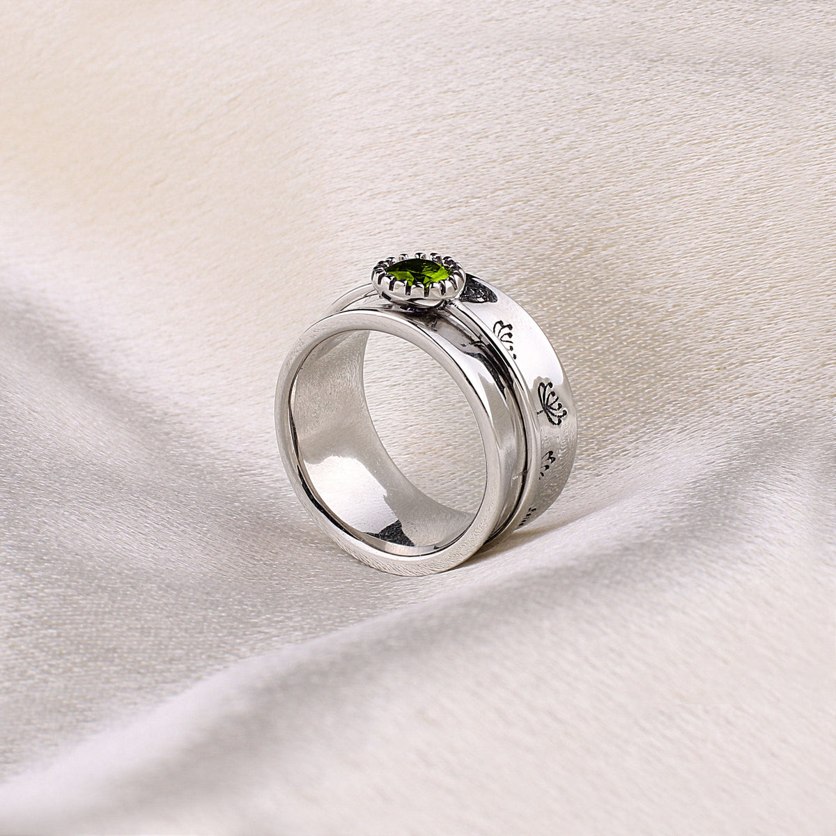Silver Dandelion Birthstone Spinning Fidget Ring with August birthstone