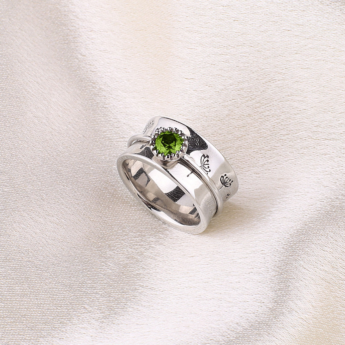 Silver Dandelion Birthstone Spinning Fidget Ring with August birthstone