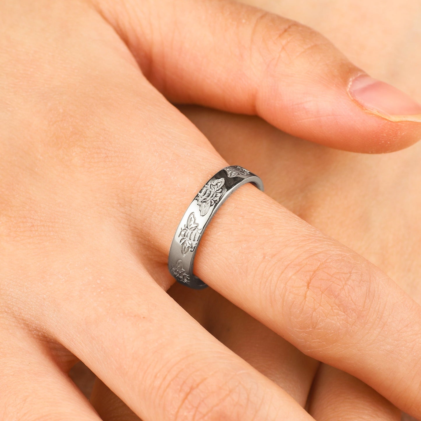 Stamped Honey Bee Band in 925 sterling silver